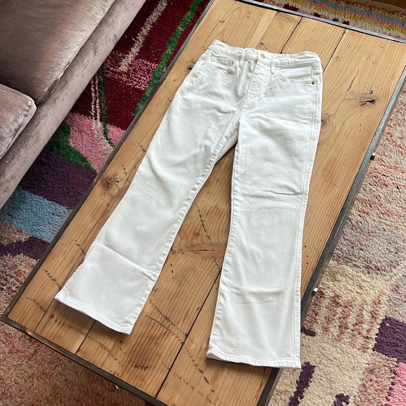White Jeans (Frame Denim, Le Sylvie Kick Boot Jean, Size 27) - Picture 2 of 5